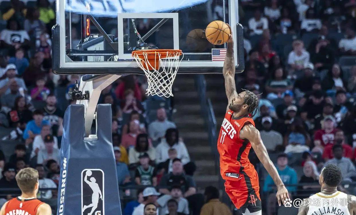 赛地聚焦：CBA季后赛国际比赛日热度飙升，多伦多猛龙门线救险，媒体盛赞，更衣室氛围转暖的简单介绍