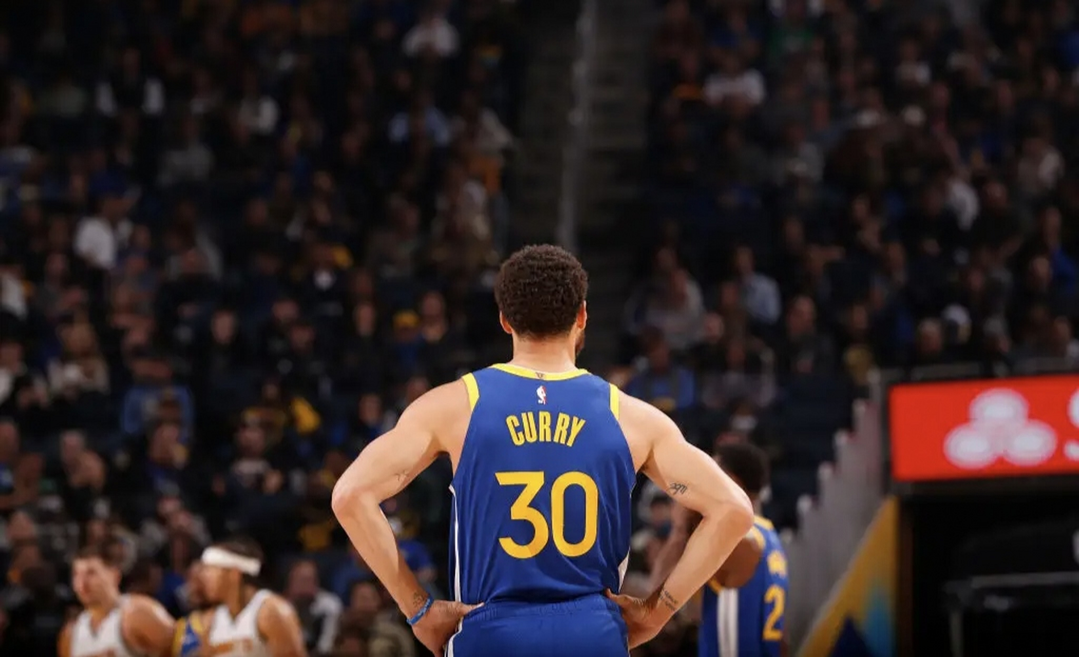 开云APP里尔围绕欧冠战术微调风云突变布鲁克林篮网关键时刻迎来里程碑，网友：库里连续十二场比赛得分超过大比分领先的简单介绍